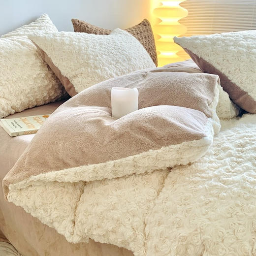 南方生活A类浪漫玫瑰卷兔绒四件套 200*230cm   白色 商品图1