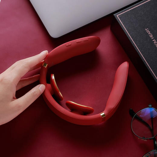 【小家电】SKG 颈椎按摩器 时尚颈椎按摩仪 肩颈按摩器 颈椎经络电脉冲护颈仪 智能颈椎按摩器 4330HF 商品图2