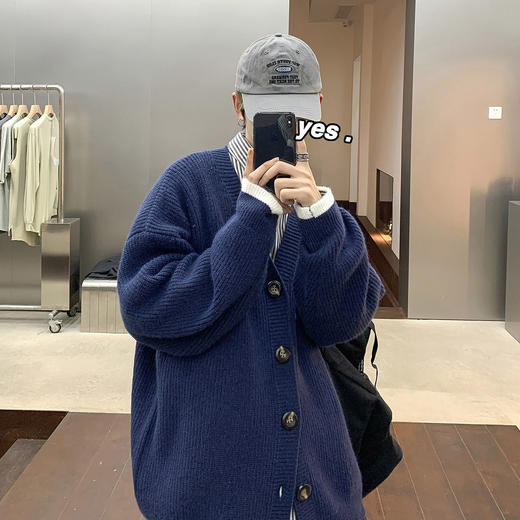 【不论搭配什么风格，都能百搭休闲！】毛衣男秋冬新款，潮流宽松v领针织开衫，潮牌港风ins学生百搭休闲外套lm 商品图7