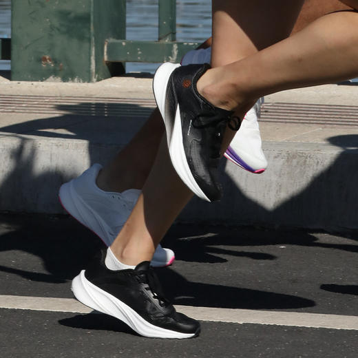 必迈狩猎2.0专业马拉松竞速训练跑鞋超轻透气回弹防滑耐磨跑步鞋 商品图6