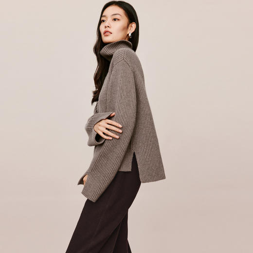 【严选】伊芙丽冬立领慵懒风毛衣1EA933471 商品图1
