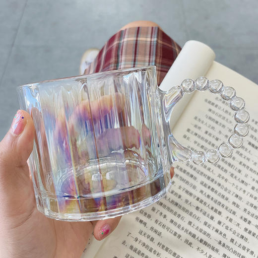【19.9优惠两个装！珍珠把手玻璃杯】独特纹理  晶莹剔透；波光粼粼 杯口圆润光滑；水杯极光镭射啤酒杯家用咖啡杯 商品图5