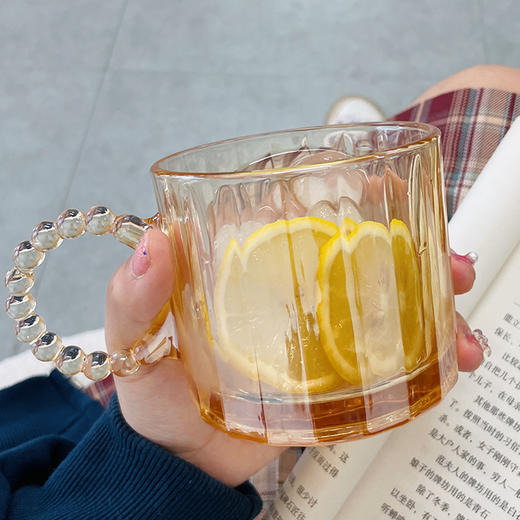 【19.9优惠两个装！珍珠把手玻璃杯】独特纹理  晶莹剔透；波光粼粼 杯口圆润光滑；水杯极光镭射啤酒杯家用咖啡杯 商品图7
