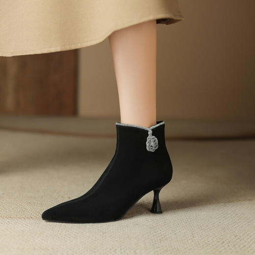 气质通勤短靴，尖头细跟高跟黑色裸靴HCYYHD-5029 商品图1