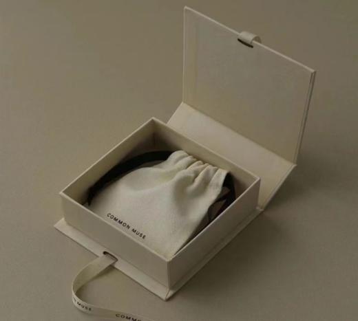 QT-LH-149 磁吸式首饰盒(黑/白） 商品图0