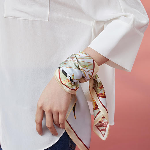 金三塔趣味熊猫真丝印花小方巾桑蚕丝围巾女丝巾    WF147 商品图2