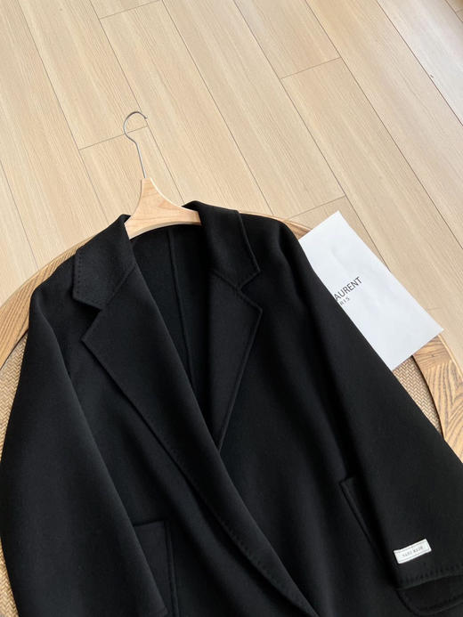 高品质的平替大衣🧥来啦💯1比1还原😏超A版型✅女生必备秋冬战袍🥰限时价💰399💯 7天无理由退换🉑️5色🉑️选👍现货秒发 商品图11