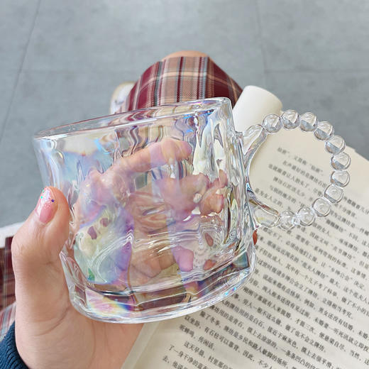 【19.9优惠两个装！珍珠把手玻璃杯】独特纹理  晶莹剔透；波光粼粼 杯口圆润光滑；水杯极光镭射啤酒杯家用咖啡杯 商品图4