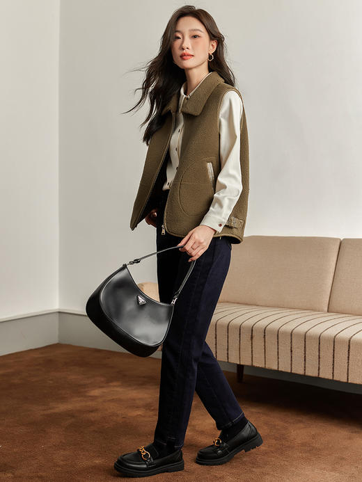 【年终特卖】熙世界麂皮绒羊羔毛马甲外套女秋冬新款加厚宽松洋气无袖翻领上衣 商品图4