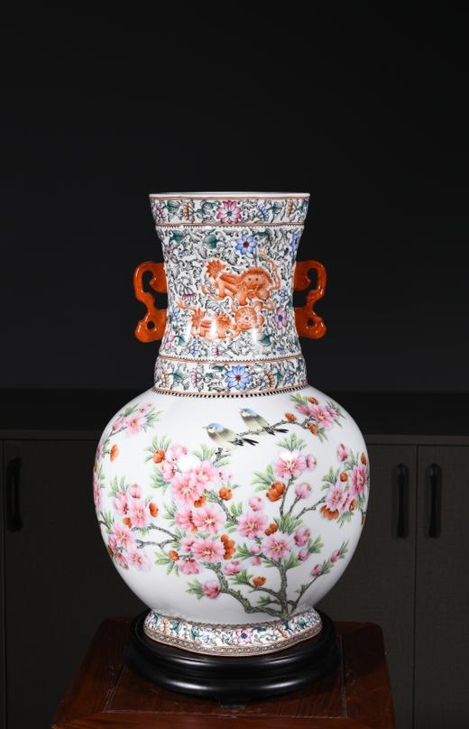 粉彩水点桃花水点紫藤双耳赏瓶 商品图0