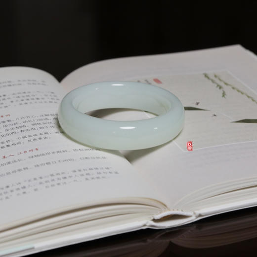 和田玉（白玉）宽条俄料手镯--平安镯/宽18-19mm/厚度11-12mm 商品图4
