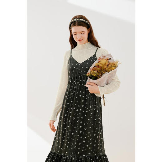 【严选】诗凡黎冬v领设计小碎花丝绒连衣裙SEA490841 商品图0