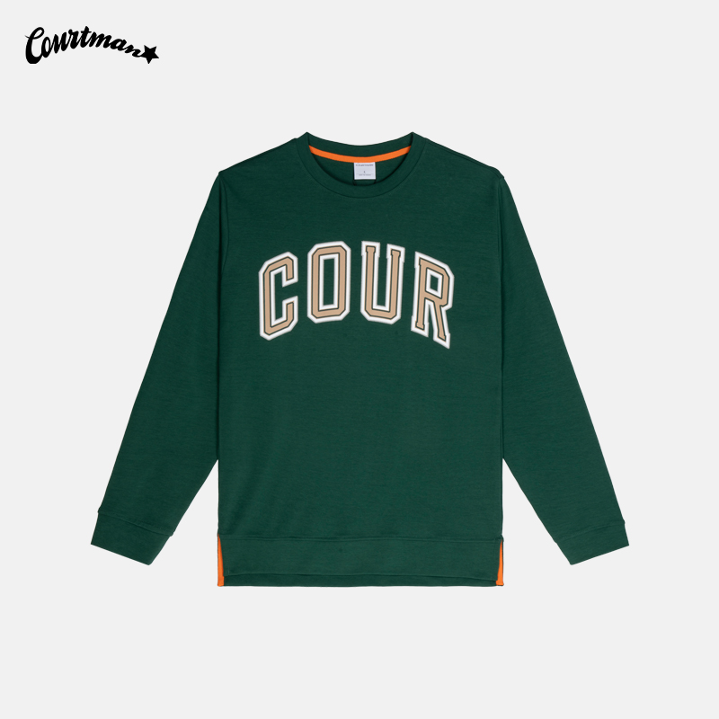 【挺阔版型 美式字体 亮色点缀】美式字体球衣印花设计 面料挺阔 开叉有亮色点缀 上身以后在百搭的同时又显身材 行动间橙色若隐若现 辨识度极高