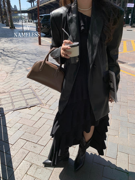 Read Nameless /黑色西装皮衣+烧花露肩裙 商品图2