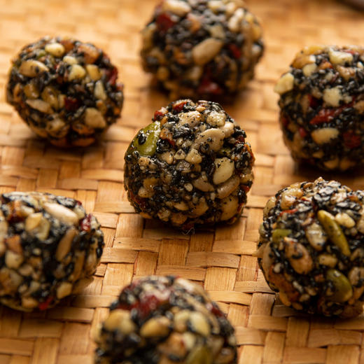 李时珍 每日坚果八珍丸135g黑芝麻葵花仁核桃红枣花生仁南瓜仁枸杞桑葚 商品图6