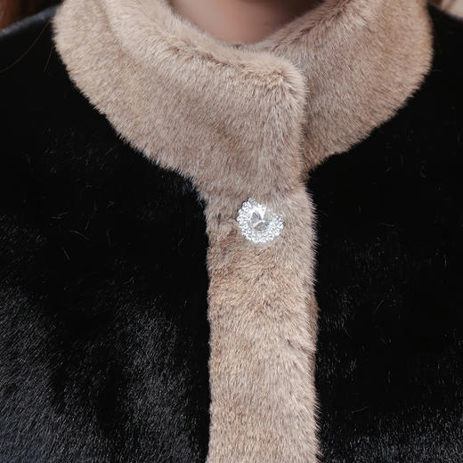 QYM-CR-YP2099-L长款加厚时尚保暖貂绒外套23年冬款长袖简约拼色修身洋气毛呢大衣 商品图3