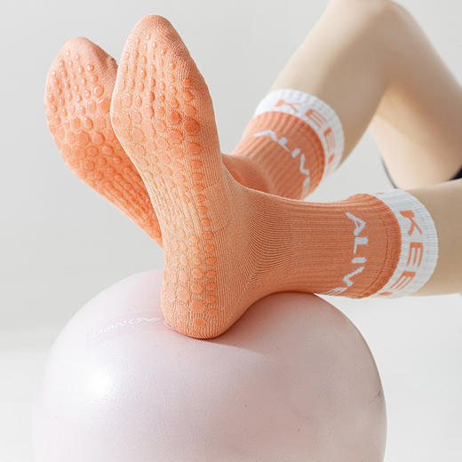 瑜伽袜子女中筒袜室内健身普拉提专业防滑运动成人地板袜配鲨鱼裤【11800】 商品图0