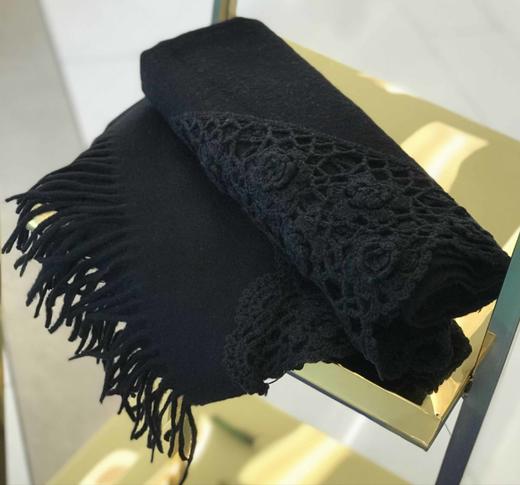 优品堂【楚楚动人】羊毛勾花🌸披肩围巾两用 商品图12
