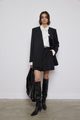 简约百搭造型短半裙