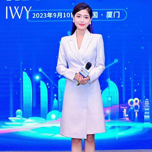 IWY/杏色端庄大气主持人正装女精英白领干练职业范西装连233023Q1 商品图3