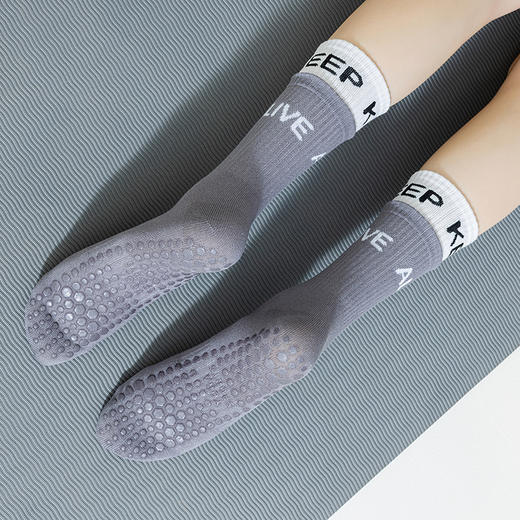 瑜伽袜子女中筒袜室内健身普拉提专业防滑运动成人地板袜配鲨鱼裤【11800】 商品图2