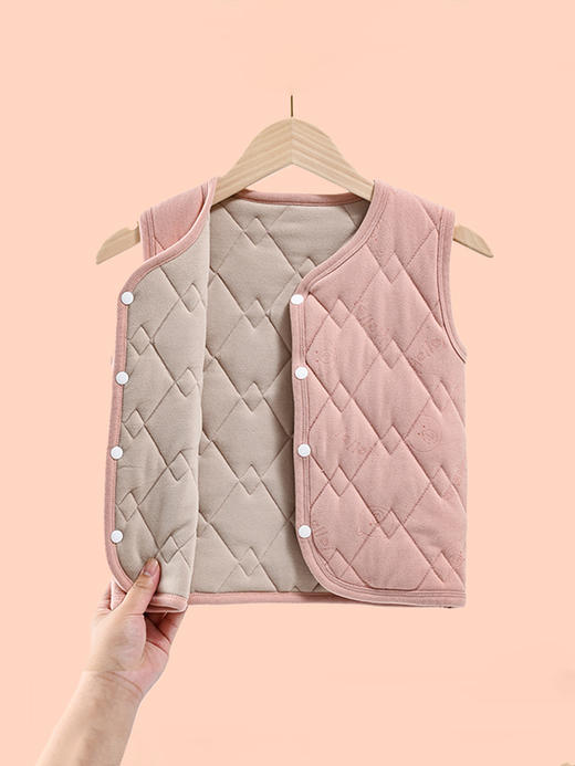 【秋冬季佳品，儿童必备！】不怕冷，暖心护航；宝宝马甲，内穿背心，夹棉温暖加持；坎肩设计，时尚实用；加绒加厚，温度满点。赶紧入手，给宝贝打造温馨时尚look！ 商品图5