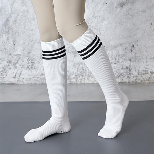 厂家批发圆头高筒瑜伽袜防滑地板袜普拉提舞蹈袜三杠健身运动袜子 商品图2