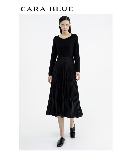 CARA BLUE压褶工艺针梭相拼修身黑色连衣裙 商品图0