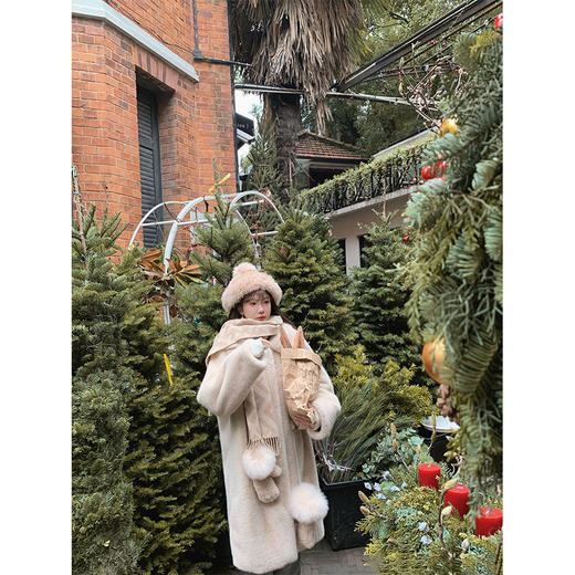 金蘑菇菇【断码只有M的了 】 Creamy抱抱兔 / 长短款哦  小翻领宽松洋气环保皮草外套 商品图1