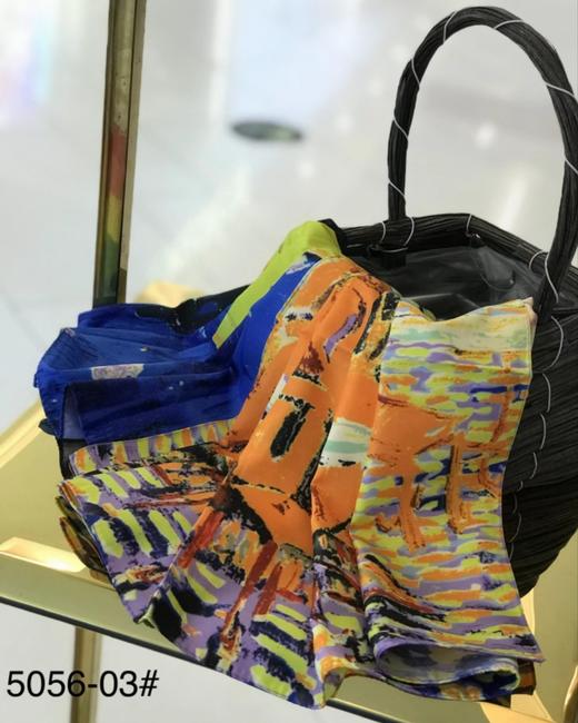 优品堂【心语】斜纹手感丝90*90方巾 商品图1