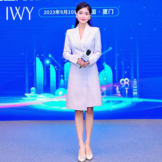 IWY/杏色端庄大气主持人正装女精英白领干练职业范西装连233023Q1 商品图0