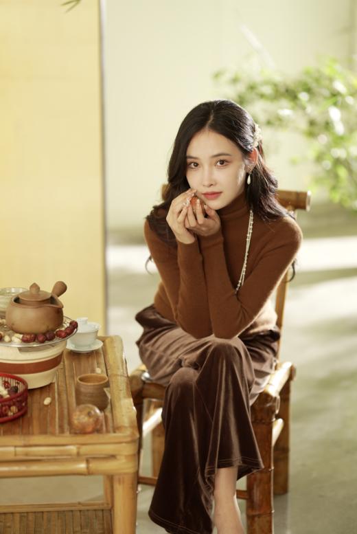 逸红颜明月优选#『100%软黄金山羊绒毛衣』[630/1件,1200/2件] 亲肤柔软,细腻软糯如婴儿肌,温暖如一片暖云包裹『一片暖云』 商品图8