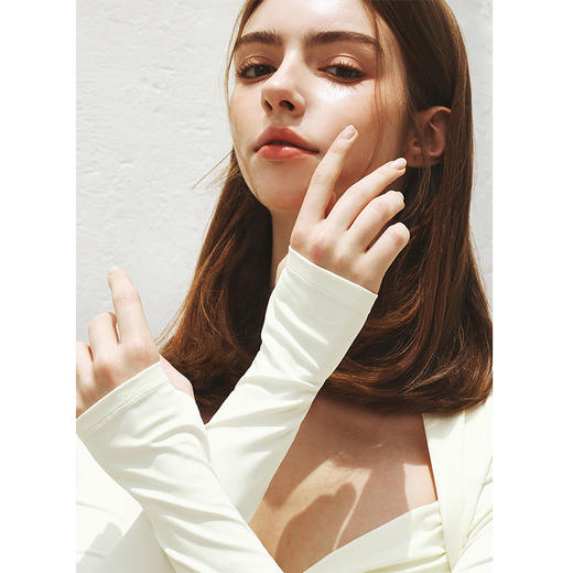 跃牌【洛水之神系列】性感交叉紧身长袖气质纯欲运动健身衣上衣 HN184 商品图3