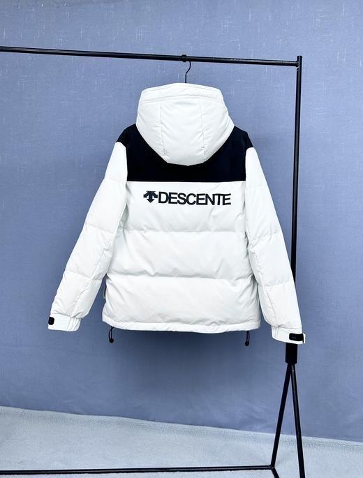 点此购买 迪桑特冬季男女同款防水机能户外羽绒服 yg 270168 商品图1