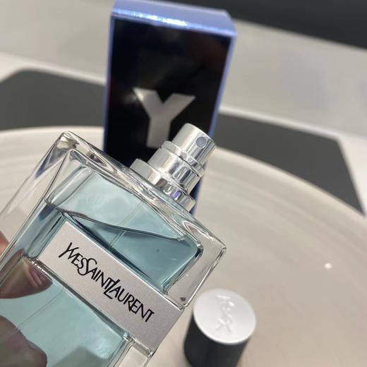 YSL先锋男士淡香水淡蓝色的香水 棱角分明的透明瓶身 商品图4