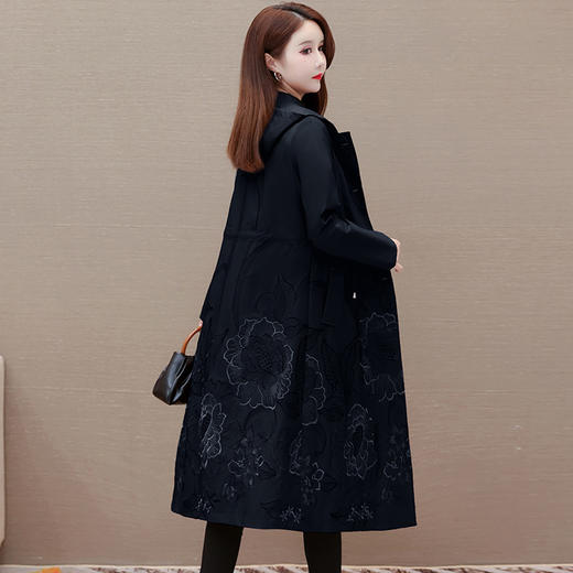 秋季新款，长袖风衣中年女装妈妈装时尚中长款大码刺锈休闲外套QYM-XY-23HDB19-Y 商品图2