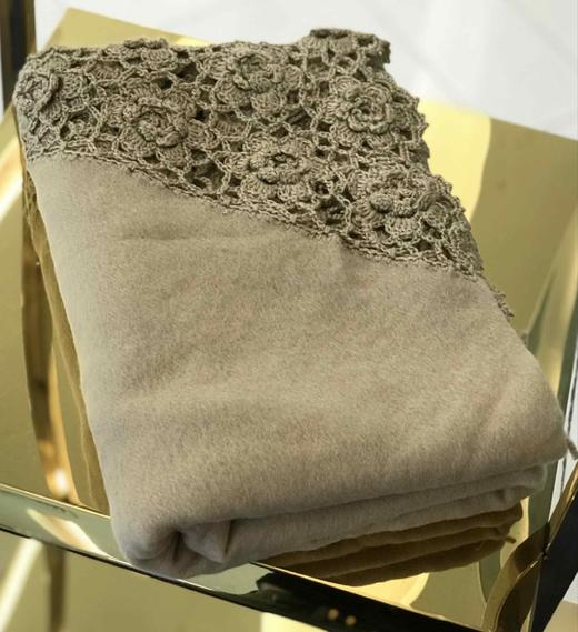 优品堂【楚楚动人】羊毛勾花🌸披肩围巾两用 商品图7