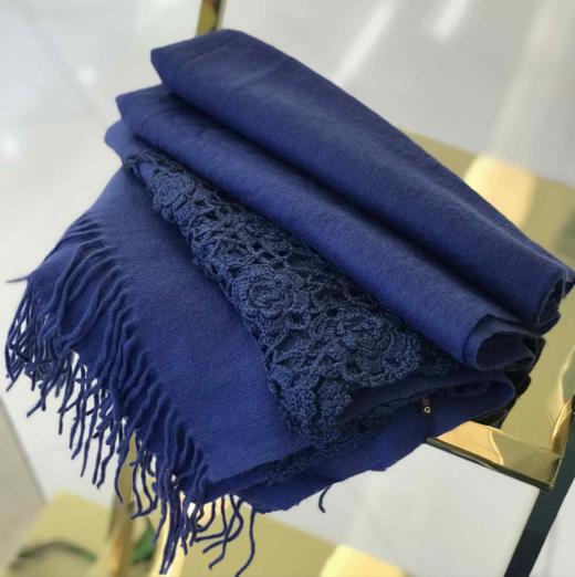 优品堂【楚楚动人】羊毛勾花🌸披肩围巾两用 商品图6