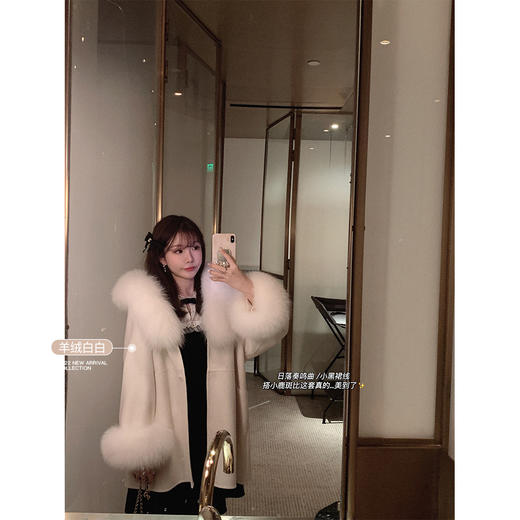 微瑕疵  可退换邮费需自理 金蘑菇菇 黑标 小鹿斑比 /  新年的娇贵氛围～嗲甜系狐狸毛领大衣 商品图0