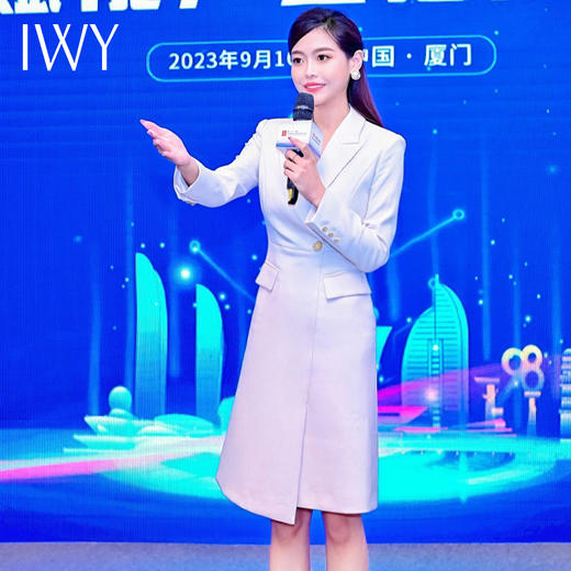 IWY/杏色端庄大气主持人正装女精英白领干练职业范西装连233023Q1 商品图1