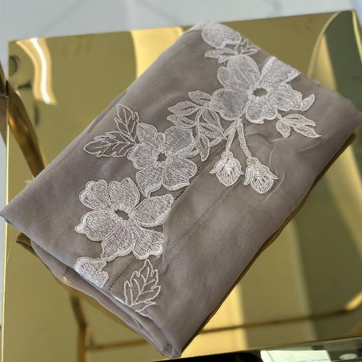 优品堂【木槿依梦】精纺羊毛绣花围巾 商品图9