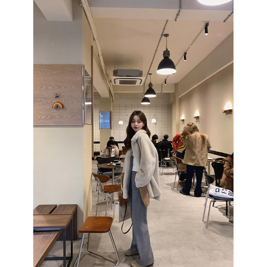 金蘑菇菇【断码只有M的了 】 Creamy抱抱兔 / 长短款哦  小翻领宽松洋气环保皮草外套 商品图4