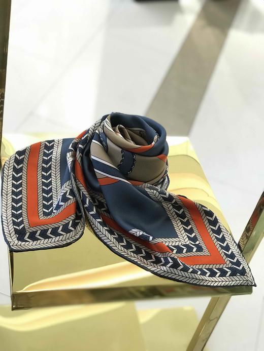 优品堂【雍容华贵】重磅桑蚕丝140*140方巾 商品图5