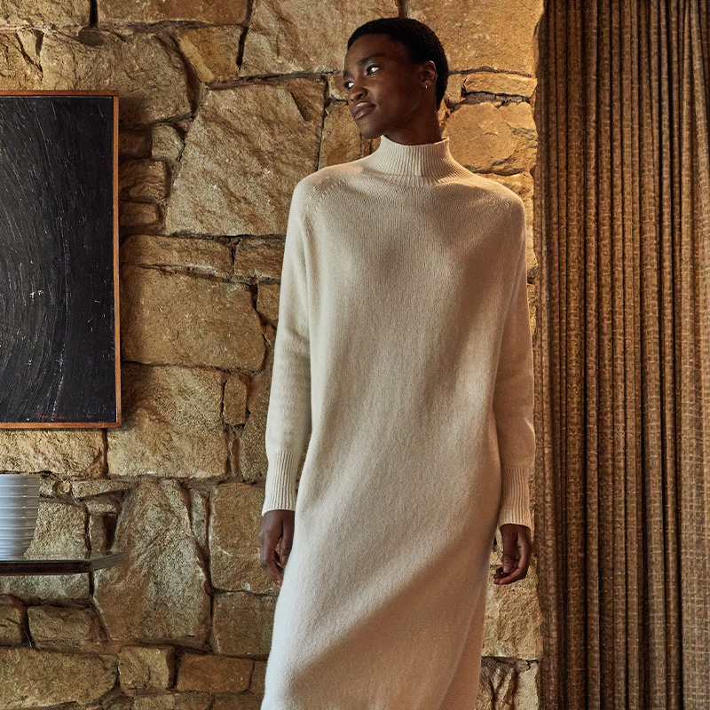 SUNSPEL女士秋冬羊羔毛漏斗领针织连衣裙