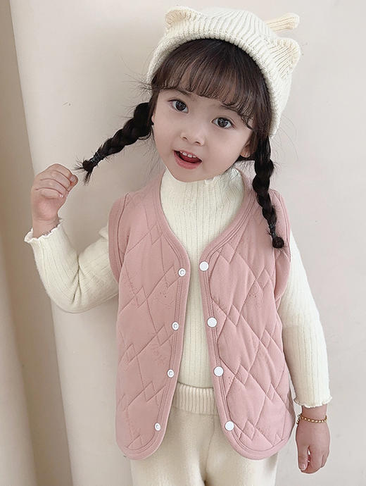 【秋冬季佳品，儿童必备！】不怕冷，暖心护航；宝宝马甲，内穿背心，夹棉温暖加持；坎肩设计，时尚实用；加绒加厚，温度满点。赶紧入手，给宝贝打造温馨时尚look！ 商品图1