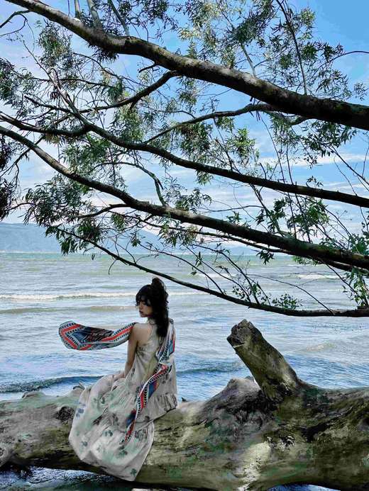 优品堂【雍容华贵】重磅桑蚕丝140*140方巾 商品图0