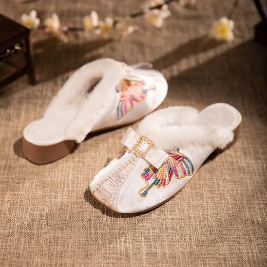 毛拖鞋女2023新款中老年加绒加厚宽松保暖办公室外穿厚底绣花拖鞋 商品图3