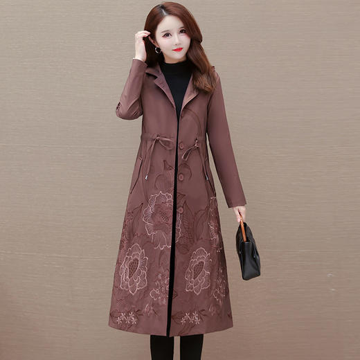 秋季新款，长袖风衣中年女装妈妈装时尚中长款大码刺锈休闲外套QYM-XY-23HDB19-Y 商品图0