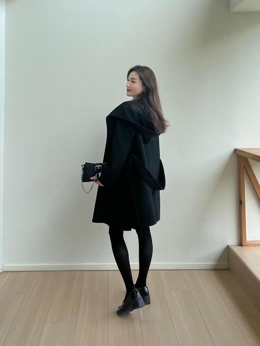 专柜销量遥遥领先 1比1还原的平替版短款大衣来啦💯连帽设计很慵懒且时尚💯简约且大方 超低价💰359‼️7天无理由退换💯抢到就是赚到😭 商品图4