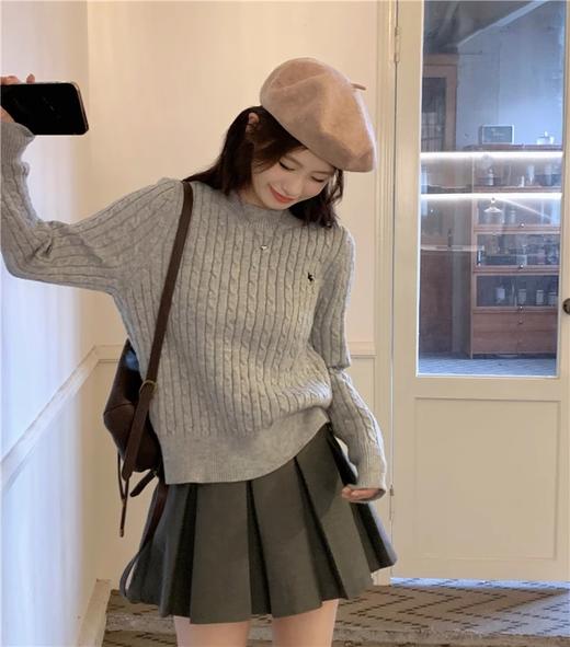 【风风同款！小马刺绣麻花毛衣】秋冬2025新款打底衫软糯慵懒风韩版套头内搭针织衫显瘦圆领打底毛衣 商品图3